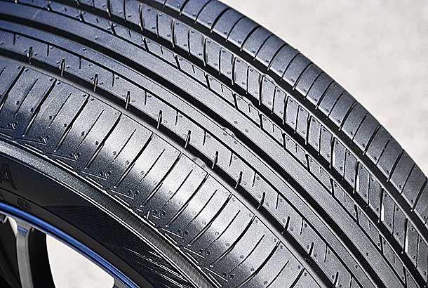 「ADVAN dB V552」