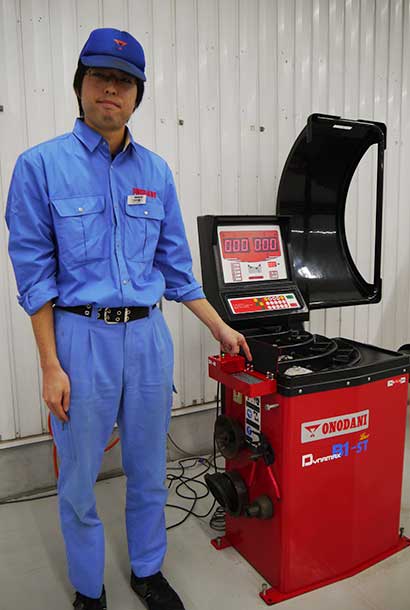 商品開発部機器商品開発部の三田村さん